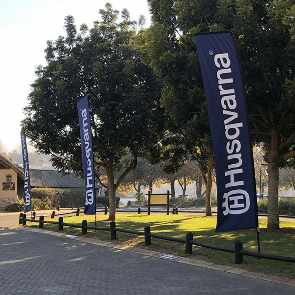 flagi-reklamowe-realizacje-winder-prostokatna-husqwarna