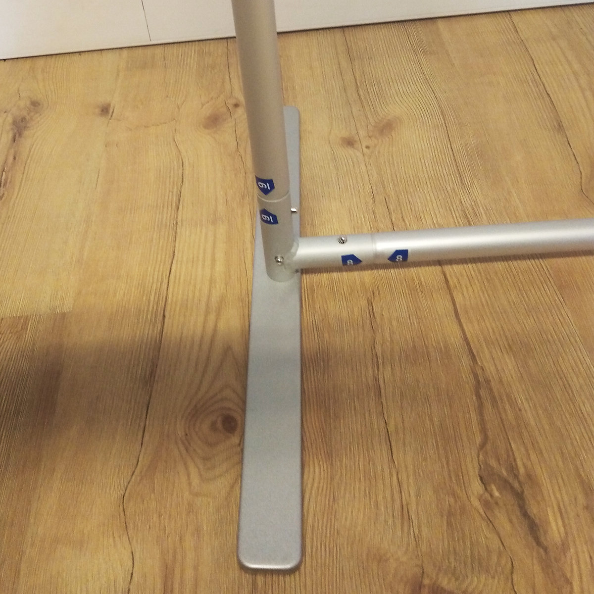 stand reklamowy tekstylny wysokosc 230 cm - montaz